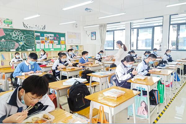 番禺區(qū)天成小學(xué)學(xué)生餐配送