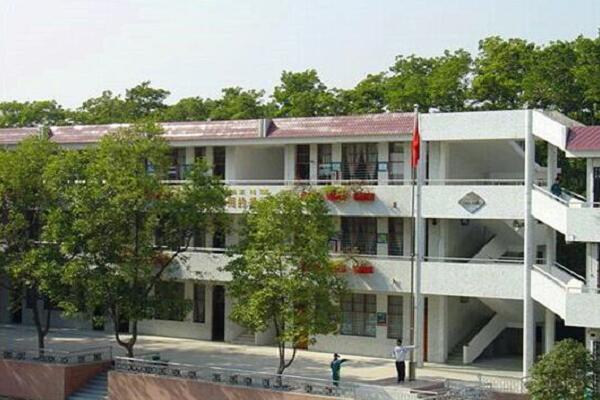 番禺傍西小學(xué)圖片
