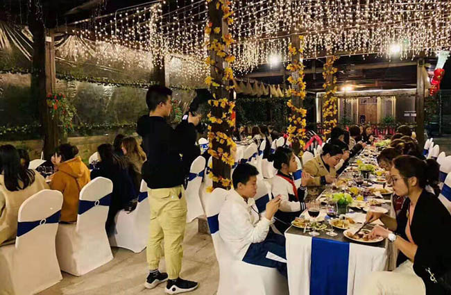 2020圣誕節(jié)公司員工聚餐活動(dòng)餐舉行方案